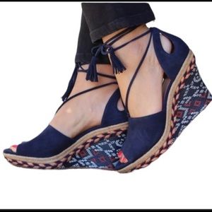 Cabi Isla Wedge Sandal- never worn